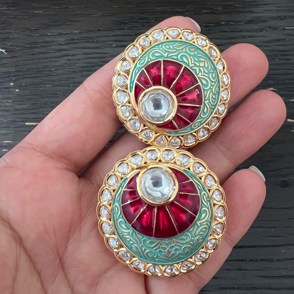 Kundan oversized studs excellent quality - Picture 2 of 7